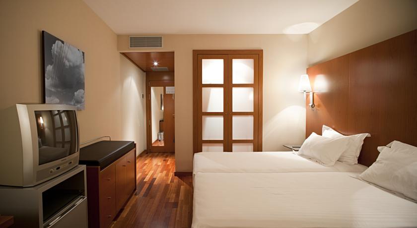Ac Hotel Huelva By Marriott Bagian luar foto