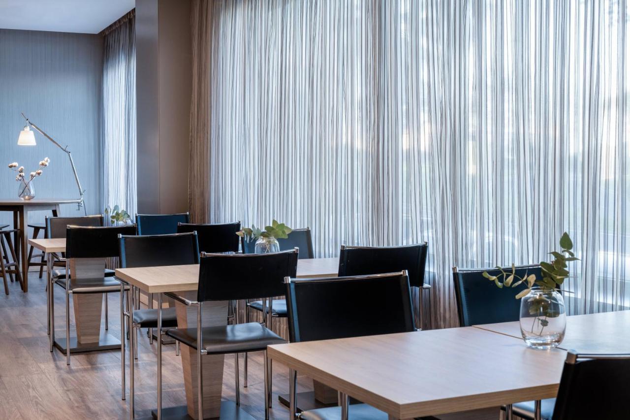 Ac Hotel Huelva By Marriott Bagian luar foto
