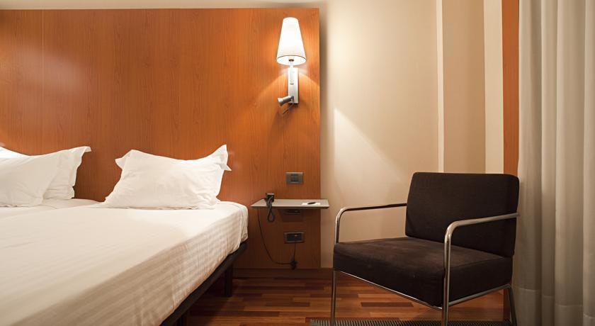 Ac Hotel Huelva By Marriott Bagian luar foto
