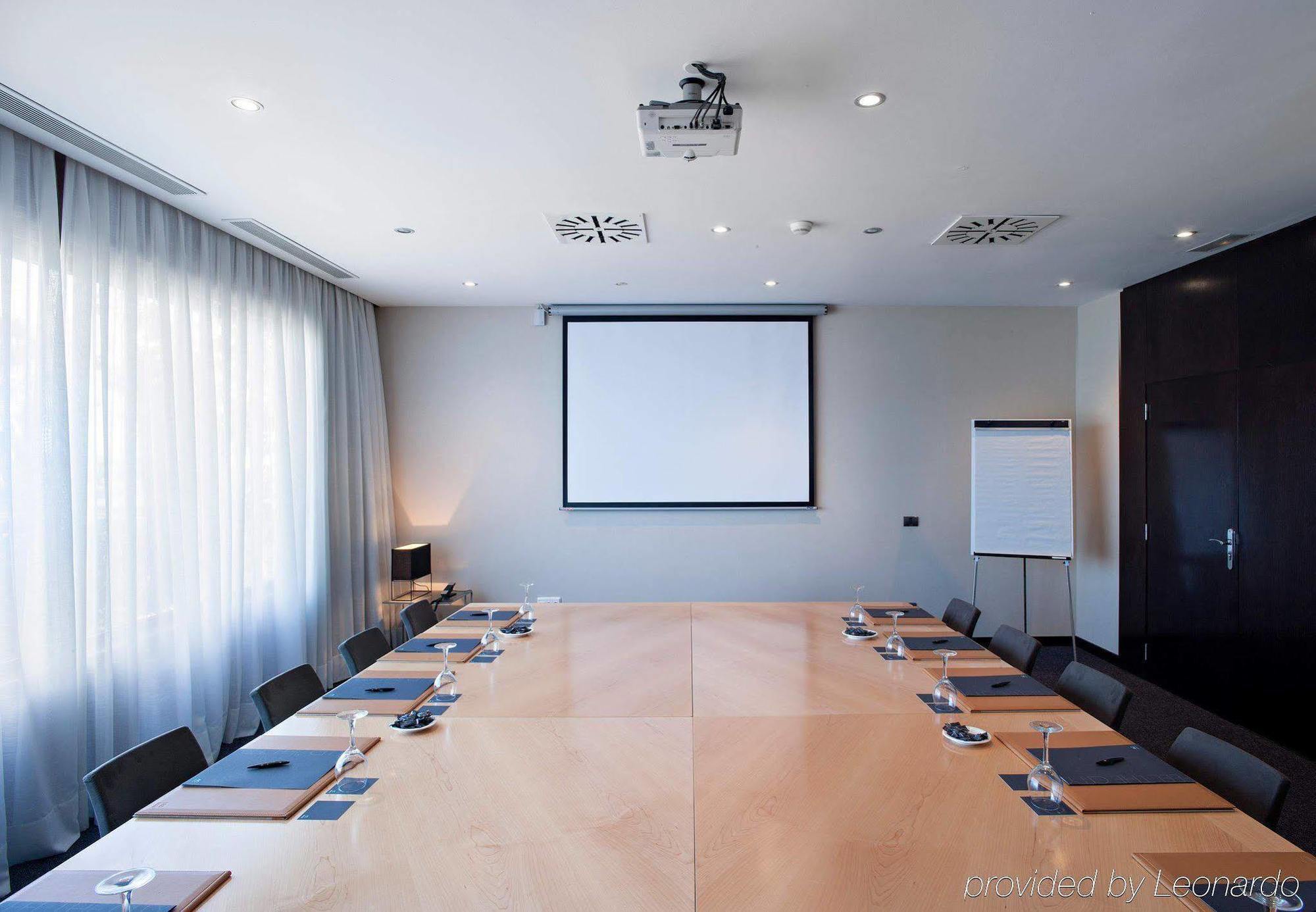 Ac Hotel Huelva By Marriott Bagian luar foto
