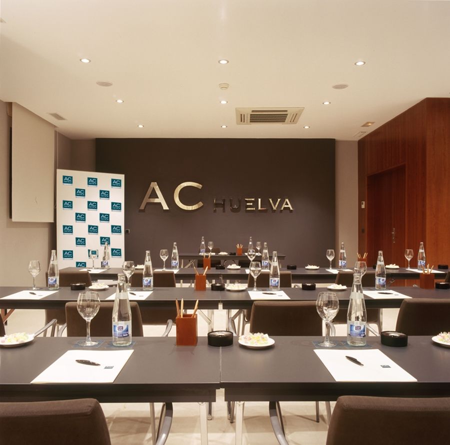 Ac Hotel Huelva By Marriott Bagian luar foto