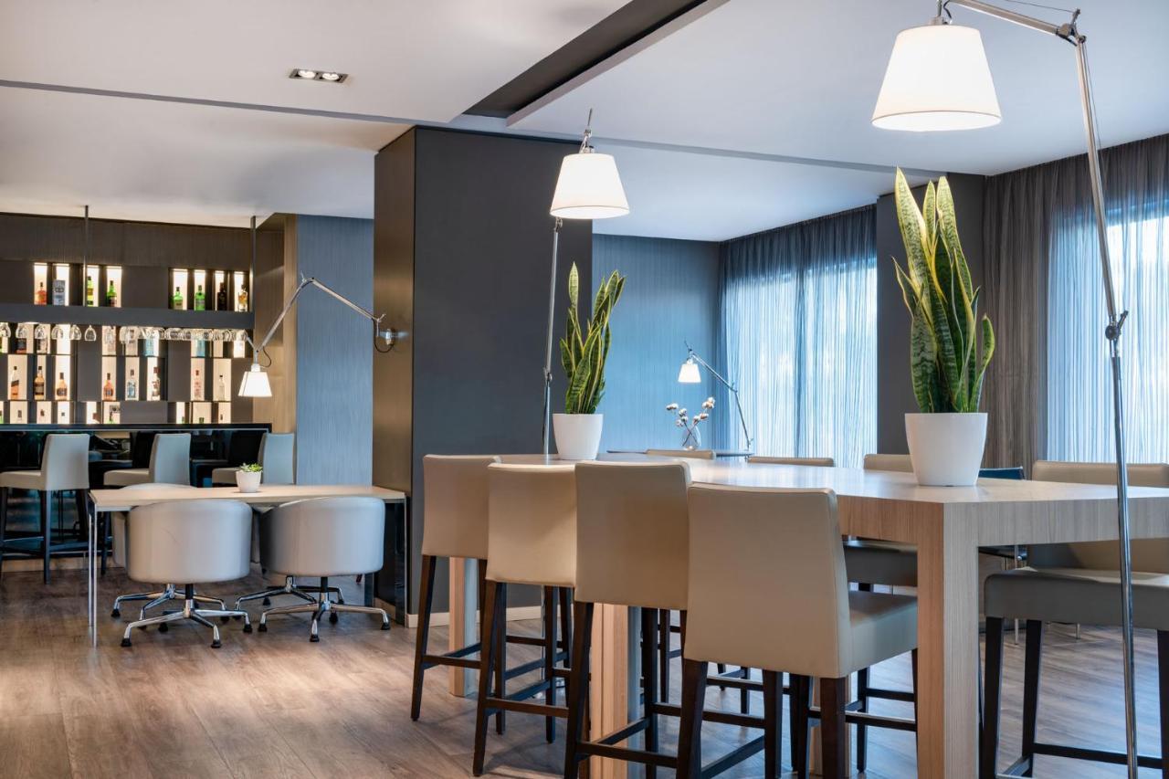 Ac Hotel Huelva By Marriott Bagian luar foto